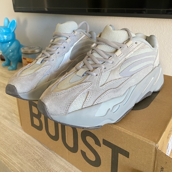 adidas yeezy 700 v2 hospital blue